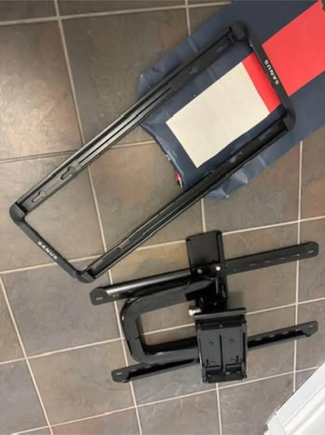 Sanus TV Wall Mount image indicator(4)