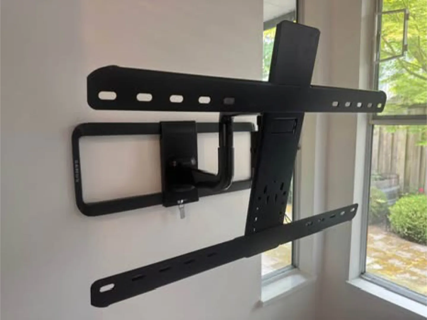 Sanus TV Wall Mount image indicator(2)