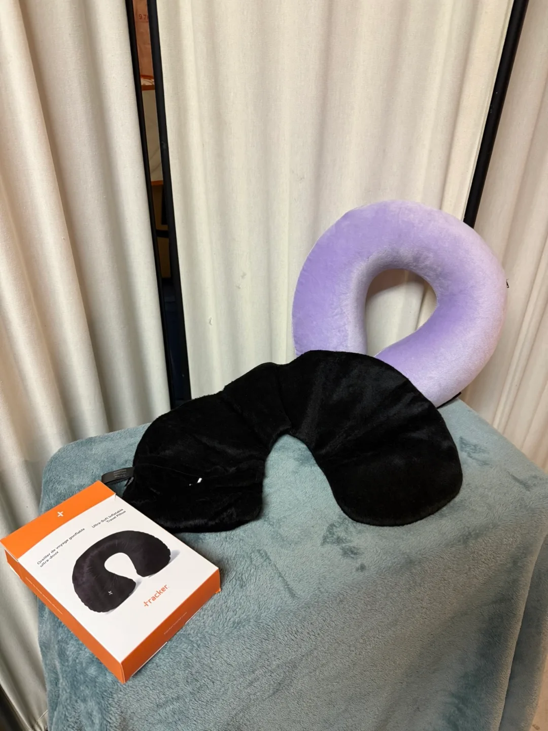 2x brand new travel pillows thumbnail