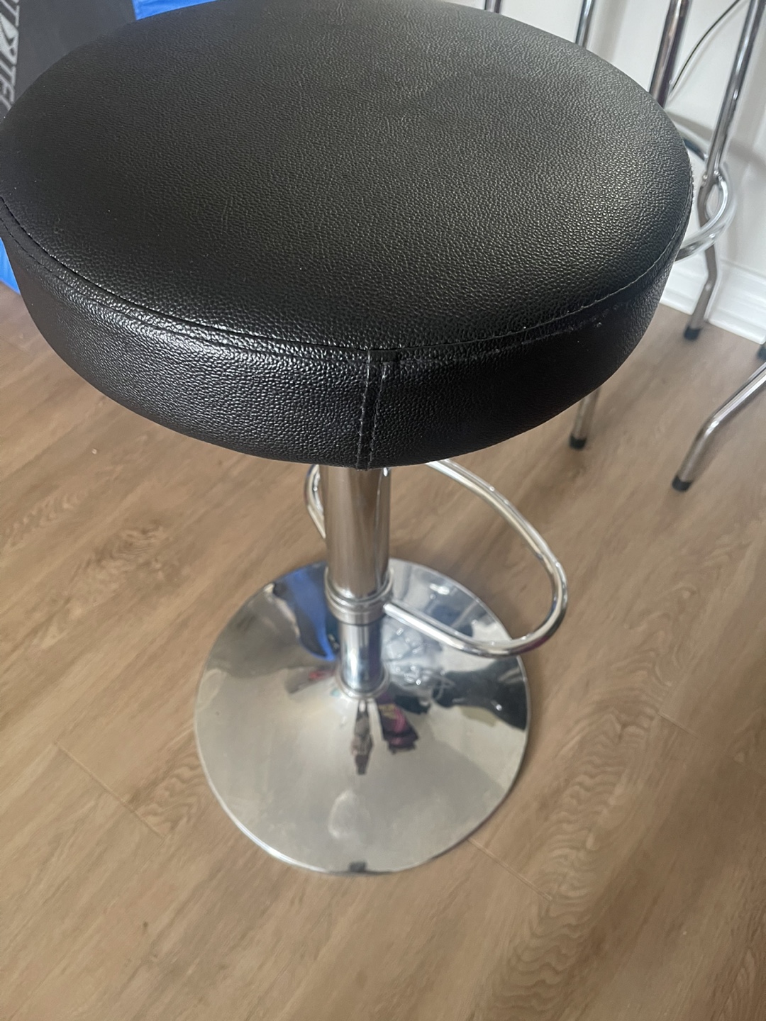 Black Swivel Bar Stool