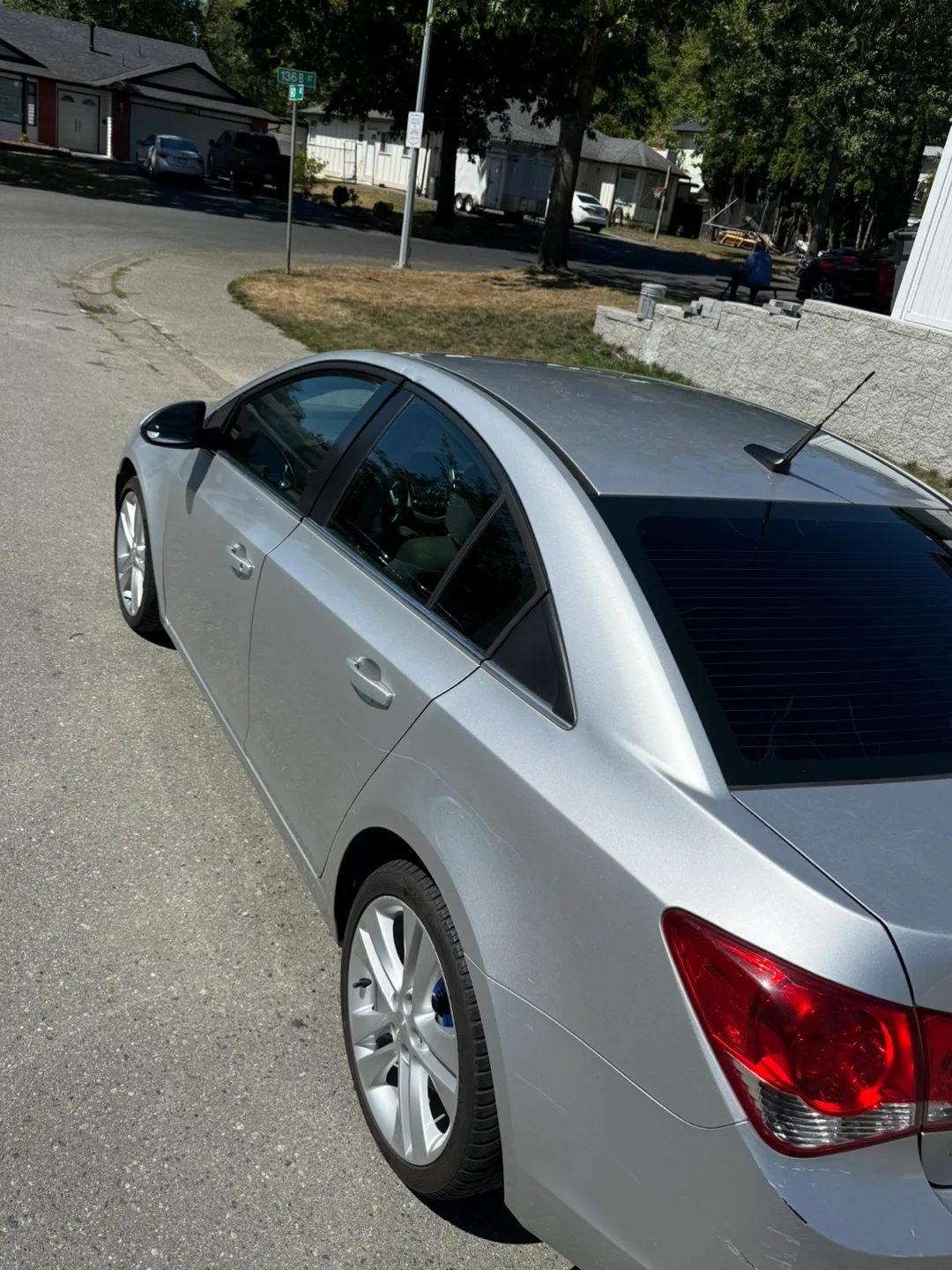 Silver Chevrolet Cruze Sedan thumbnail