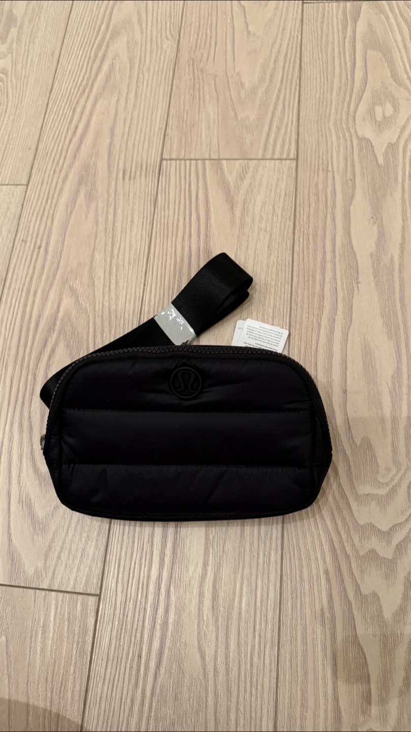 Lululemon Belt Bag - Black (on hold till Aug 18)
