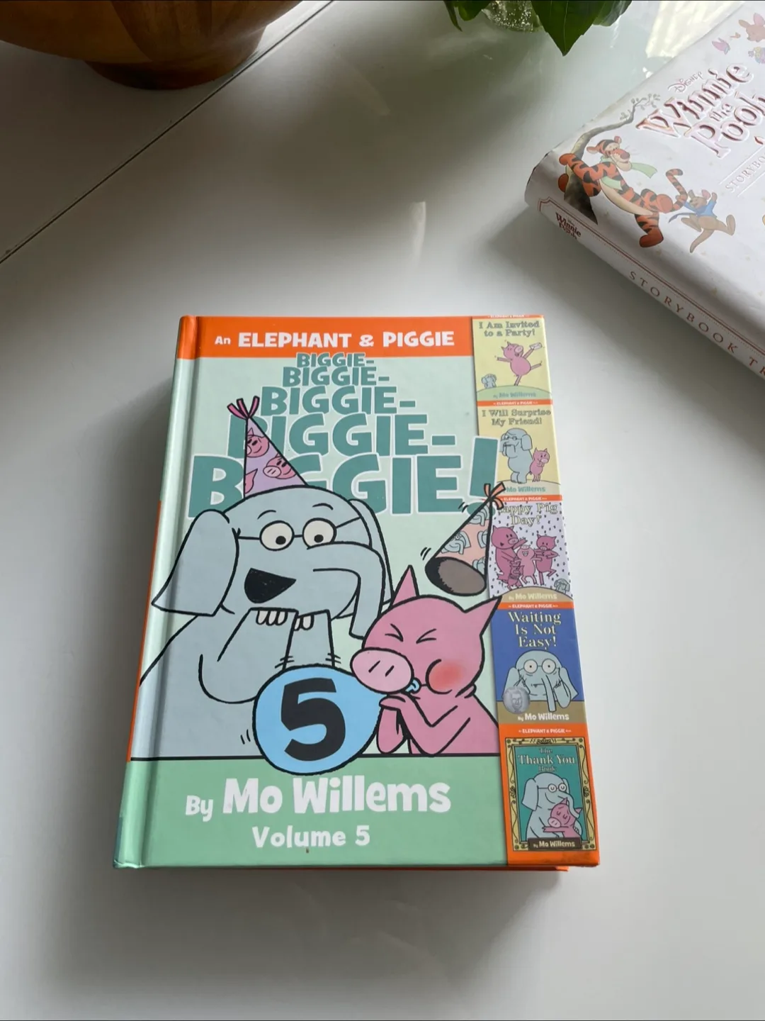 Elephant & Piggie BIGGIE! - Mo Willems thumbnail