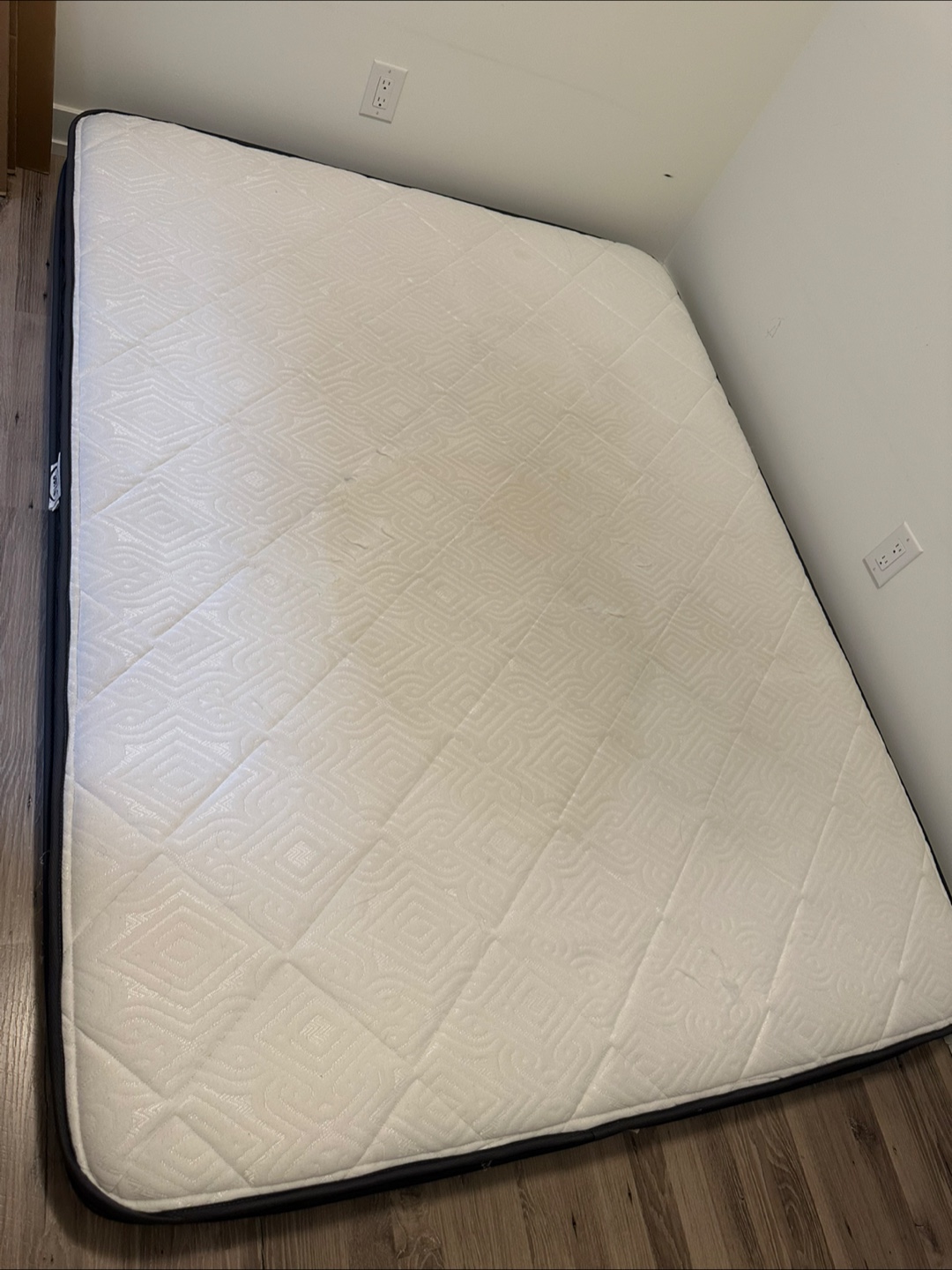 Serta Queen Mattress - photo 4