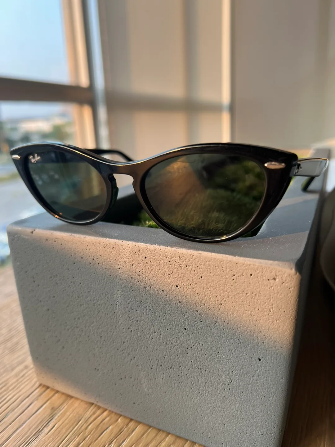 Ray-Ban Cat Eye Sunglasses Black RB4314N Nina image indicator(4)