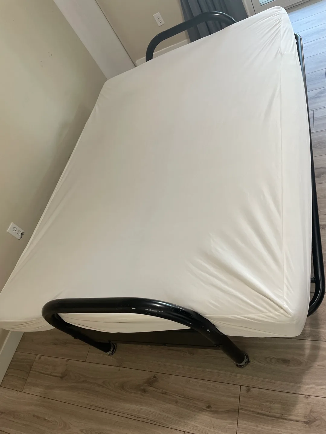 Black Metal Futon Frame image indicator(2)