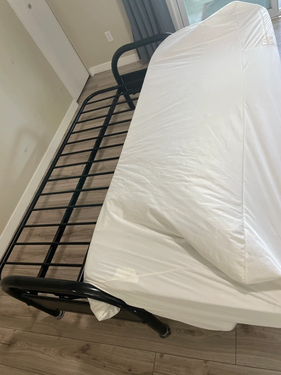 Black Metal Futon Frame image indicator(3)