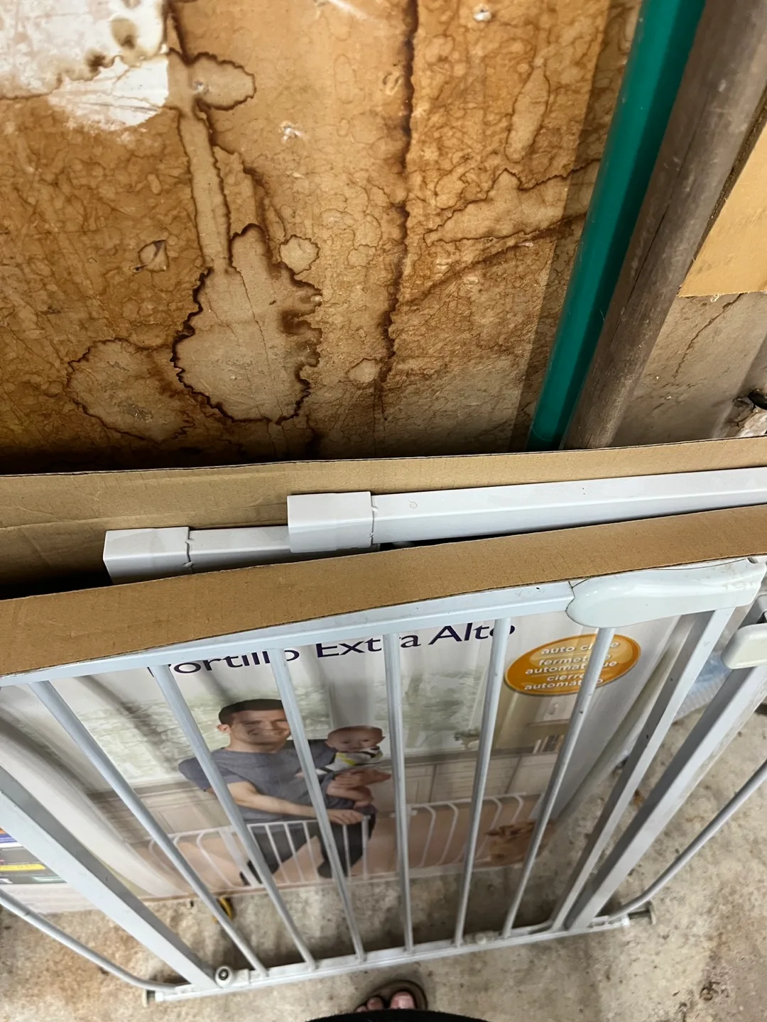 Summer Extra Tall Walk-Thru Baby Gate image indicator(2)