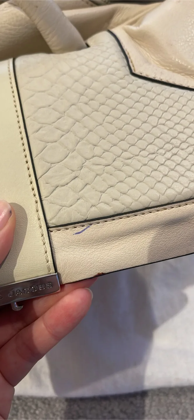 Marc by Marc Jacobs Beige Leather Handbag image indicator(4)