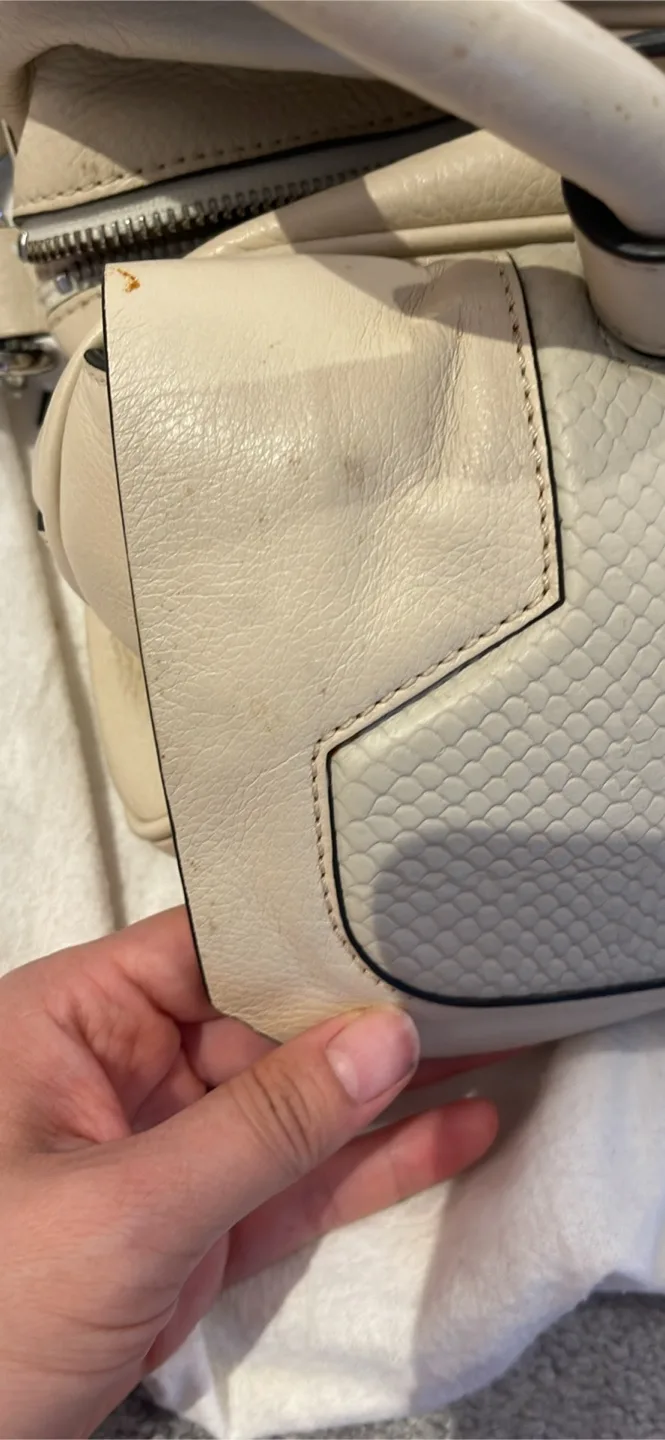 Marc by Marc Jacobs Beige Leather Handbag image indicator(3)