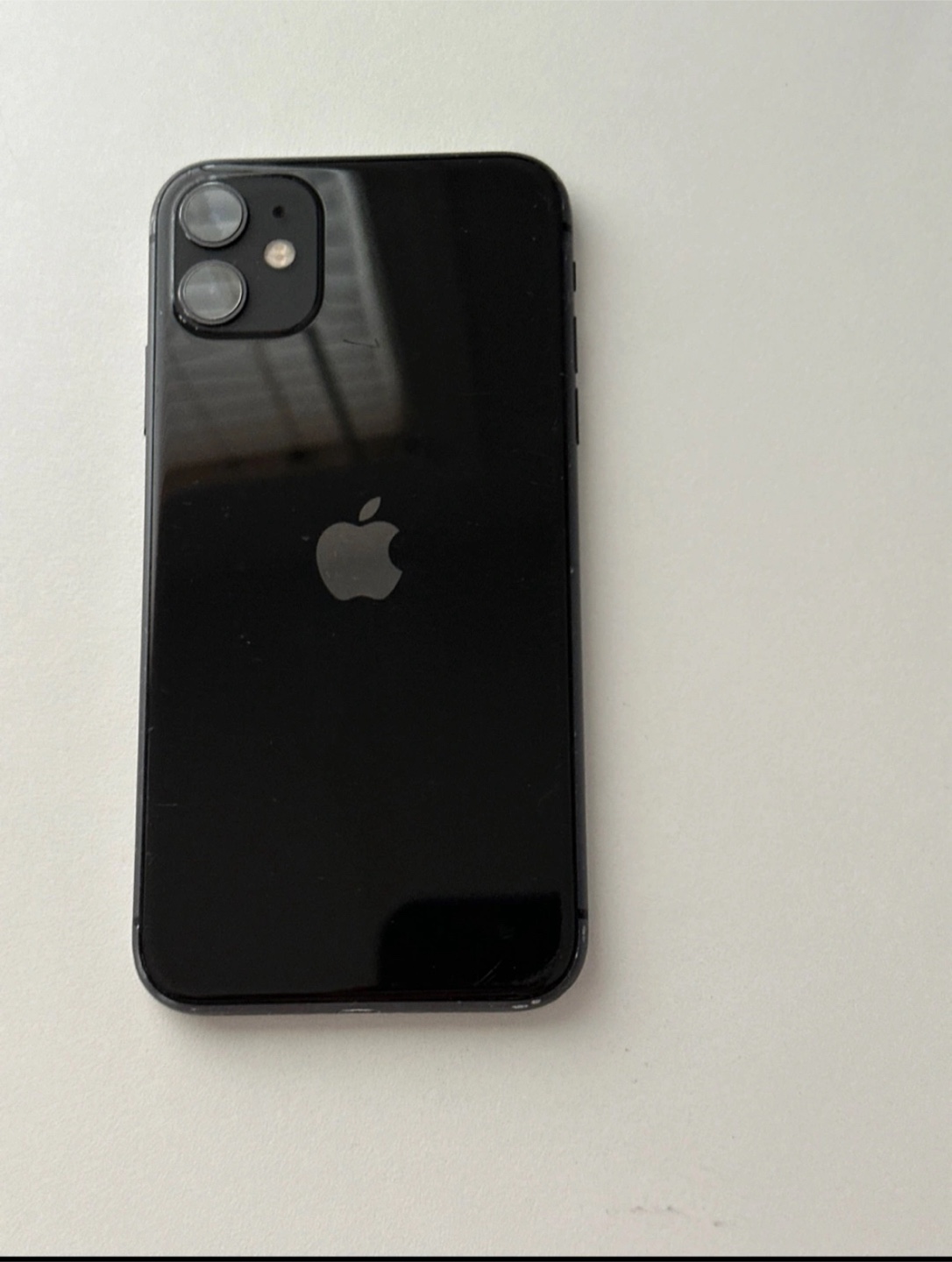 Apple iPhone 11 - Black
