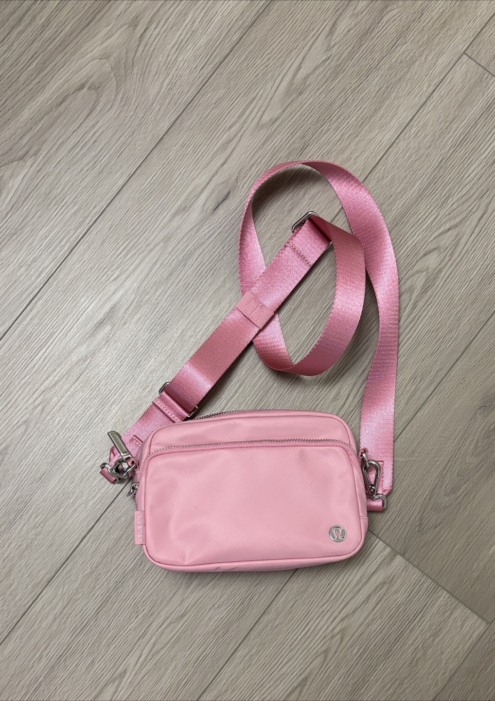 Lululemon athletica everywhere crossbody bag 2L
