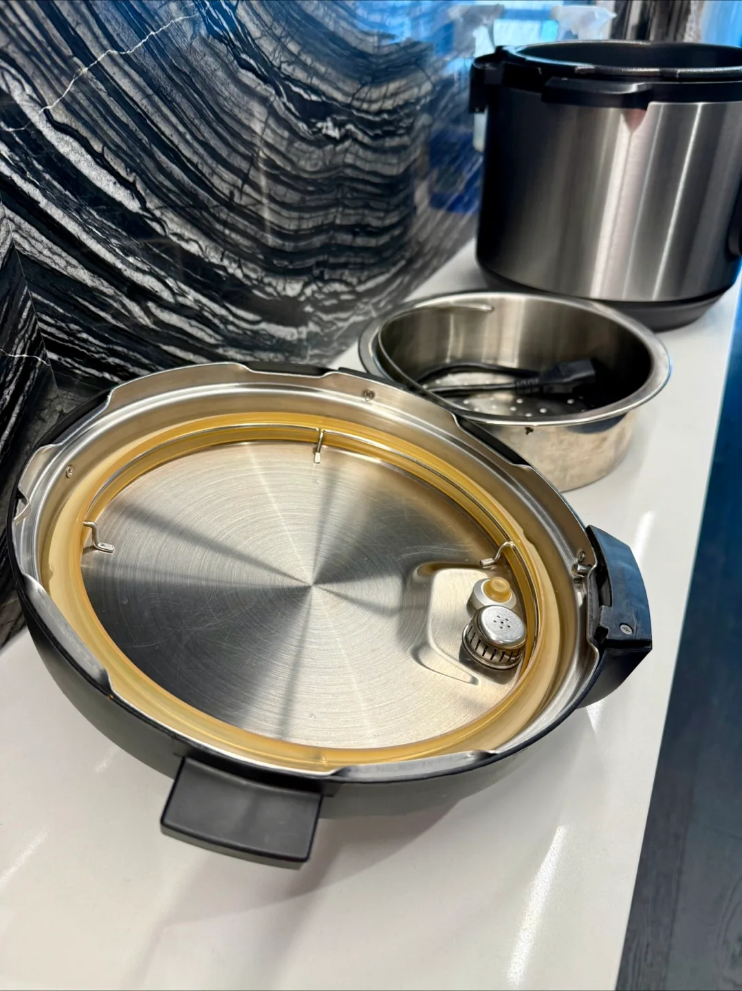 Instant Pot DUO 5 Quart 7-in-1 Multi-Use Pressure Cooker image indicator(5)