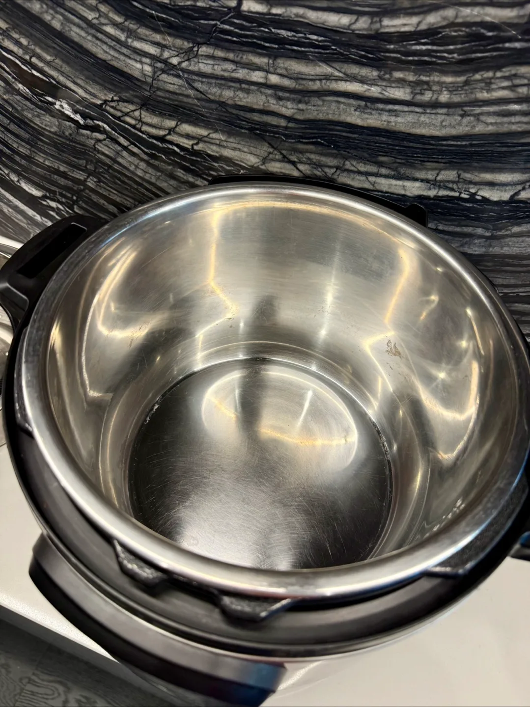 Instant Pot DUO 5 Quart 7-in-1 Multi-Use Pressure Cooker image indicator(4)