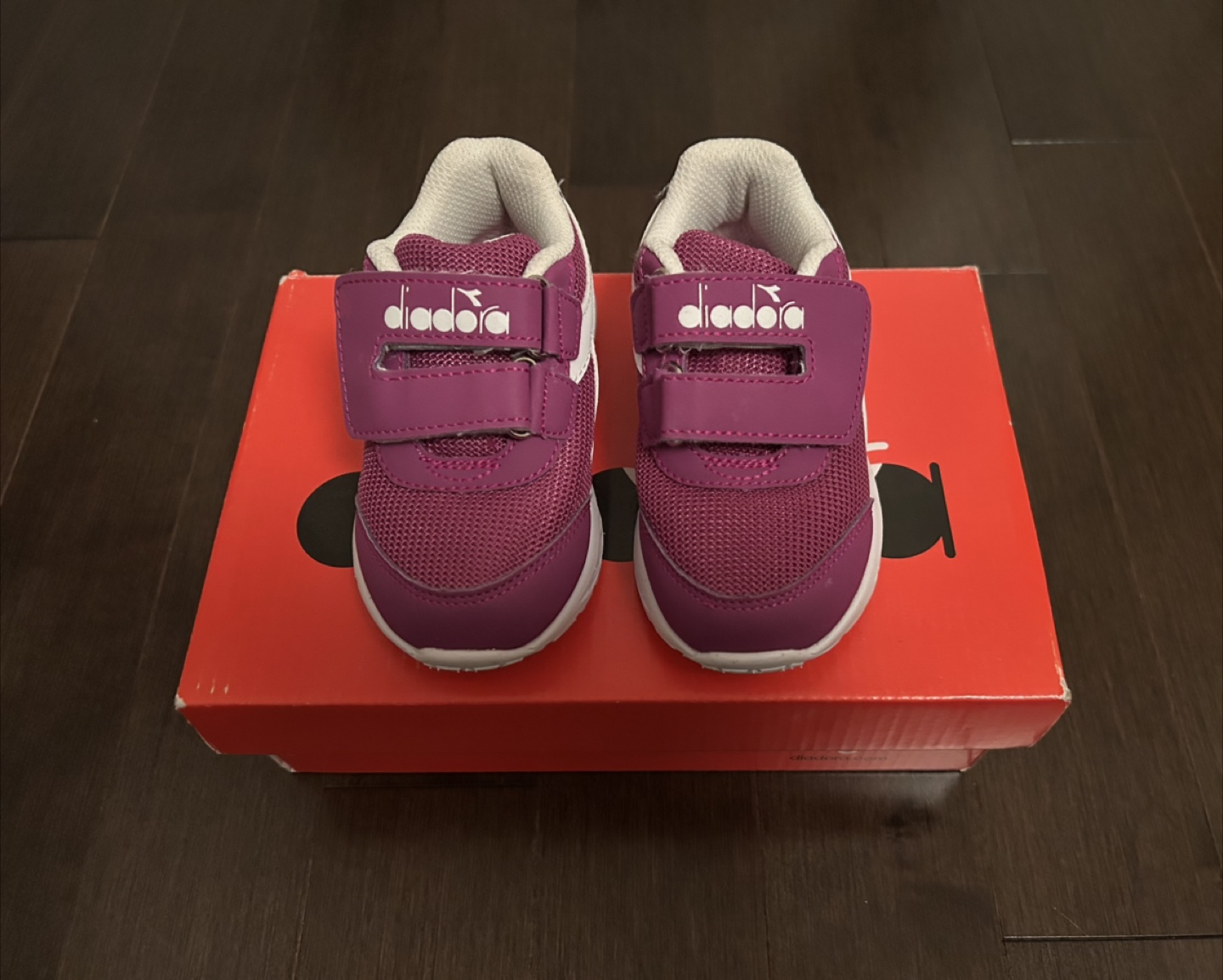 Brand New - Diadora Toddler Sneakers - Size 7T Eur24