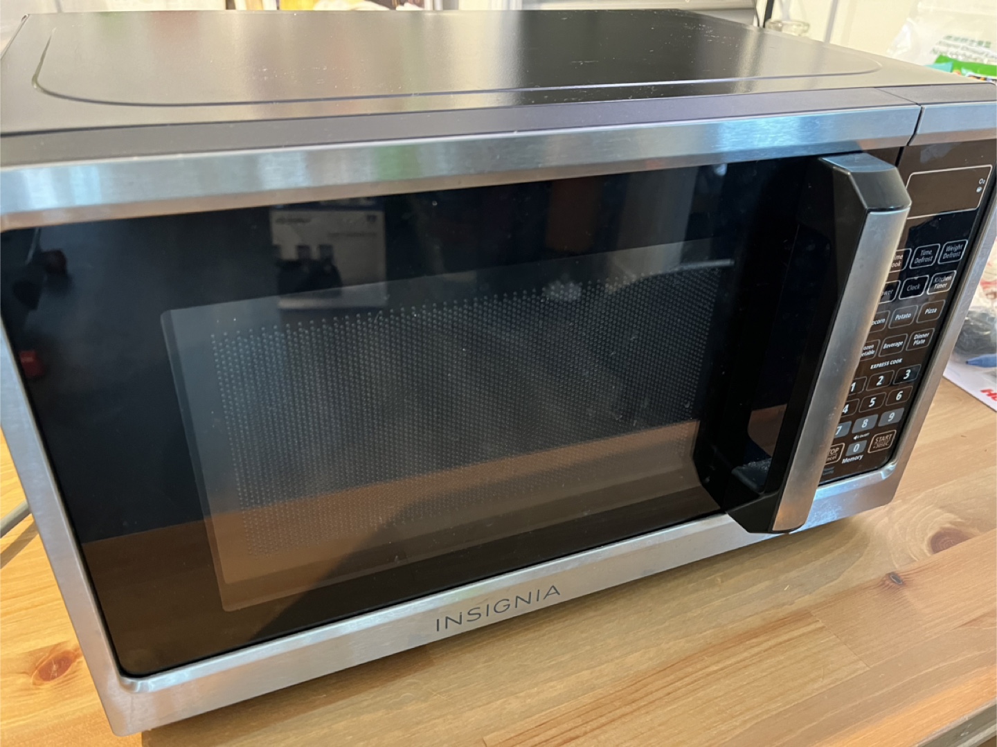 Insignia 0.7 Cu. Ft. Microwave (NS-MW07SS1-C) - photo 2