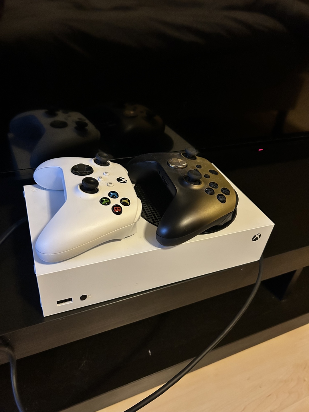 Xbox Series S Console with two controllers 512gb