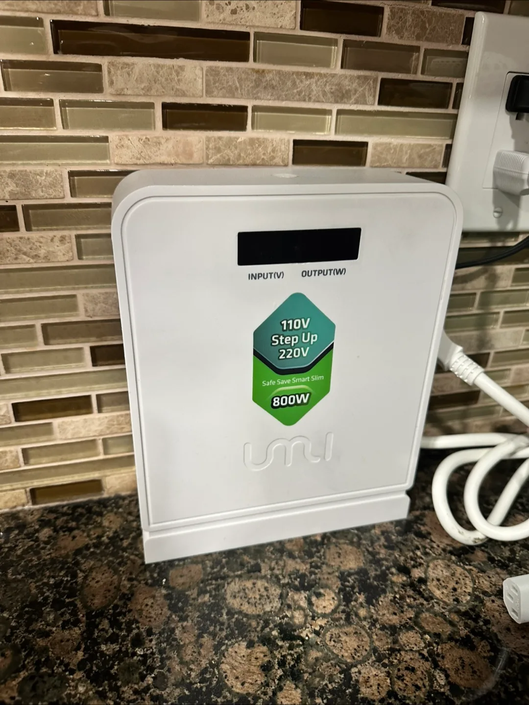 UMI 110V to 220V Step Up Transformer - 800W thumbnail