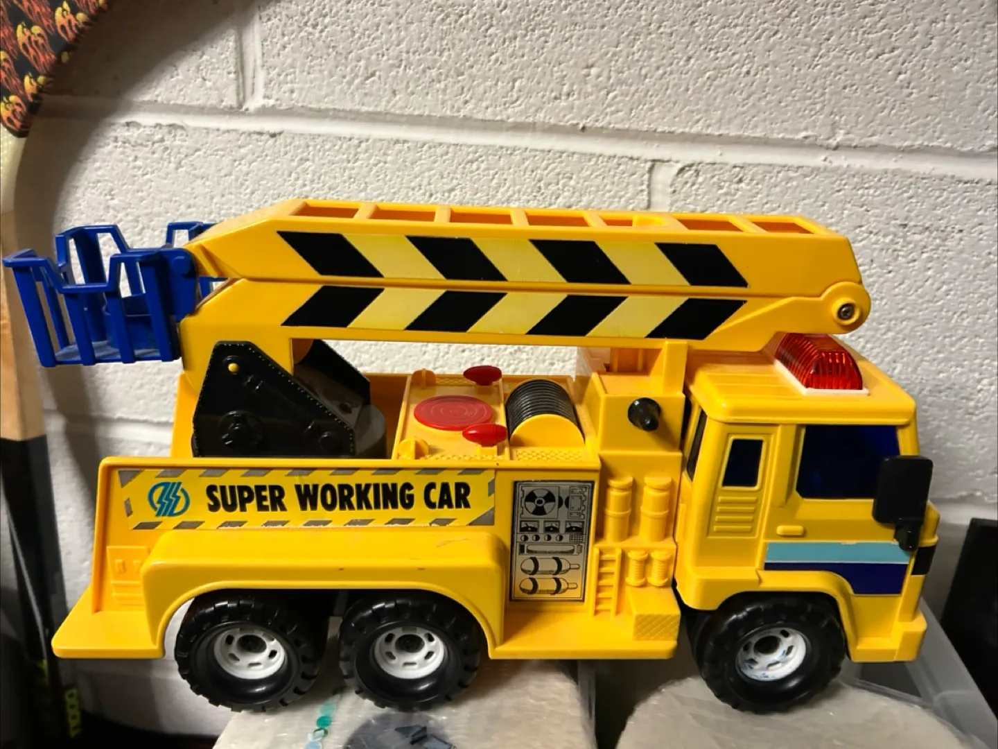 Super Working Car Toy thumbnail
