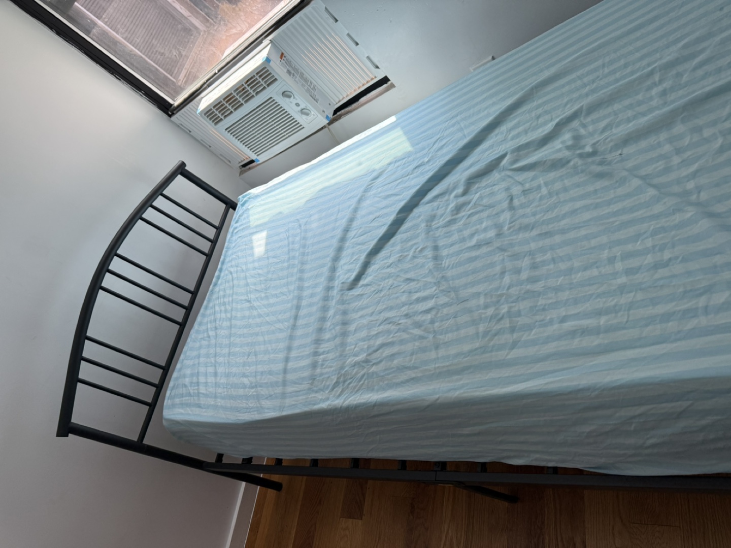 Metal Bed Frame - photo 2