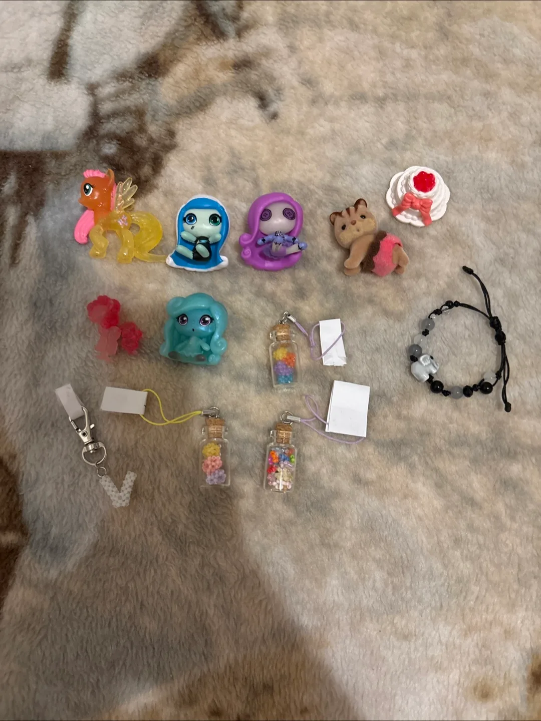 Handmade Beaded Rings, Earrings & Stickers image indicator(8)