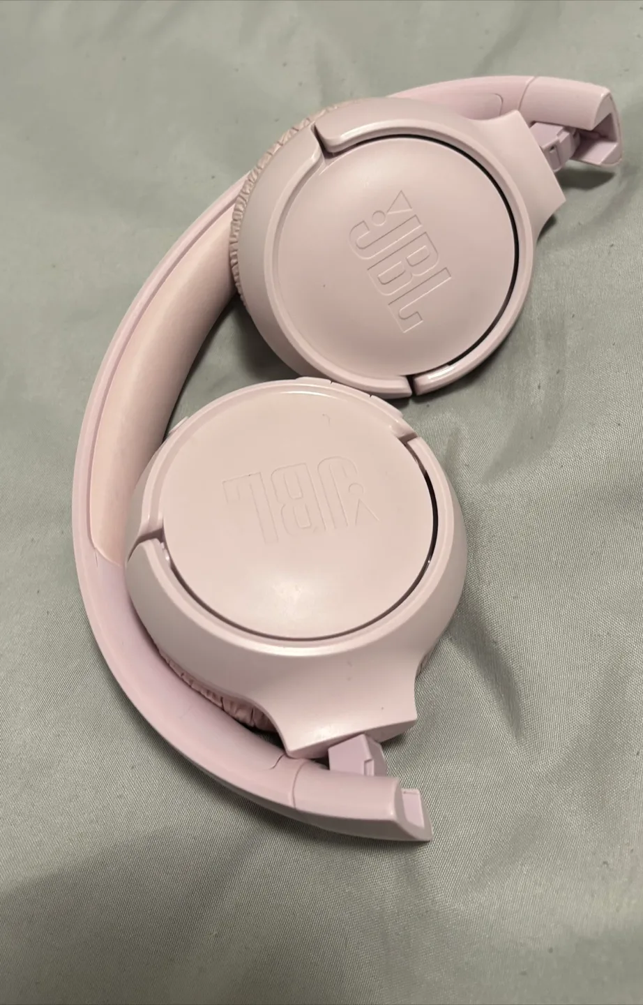 JBL Tune 510BT Wireless On-Ear Headphones - Pink image indicator(2)