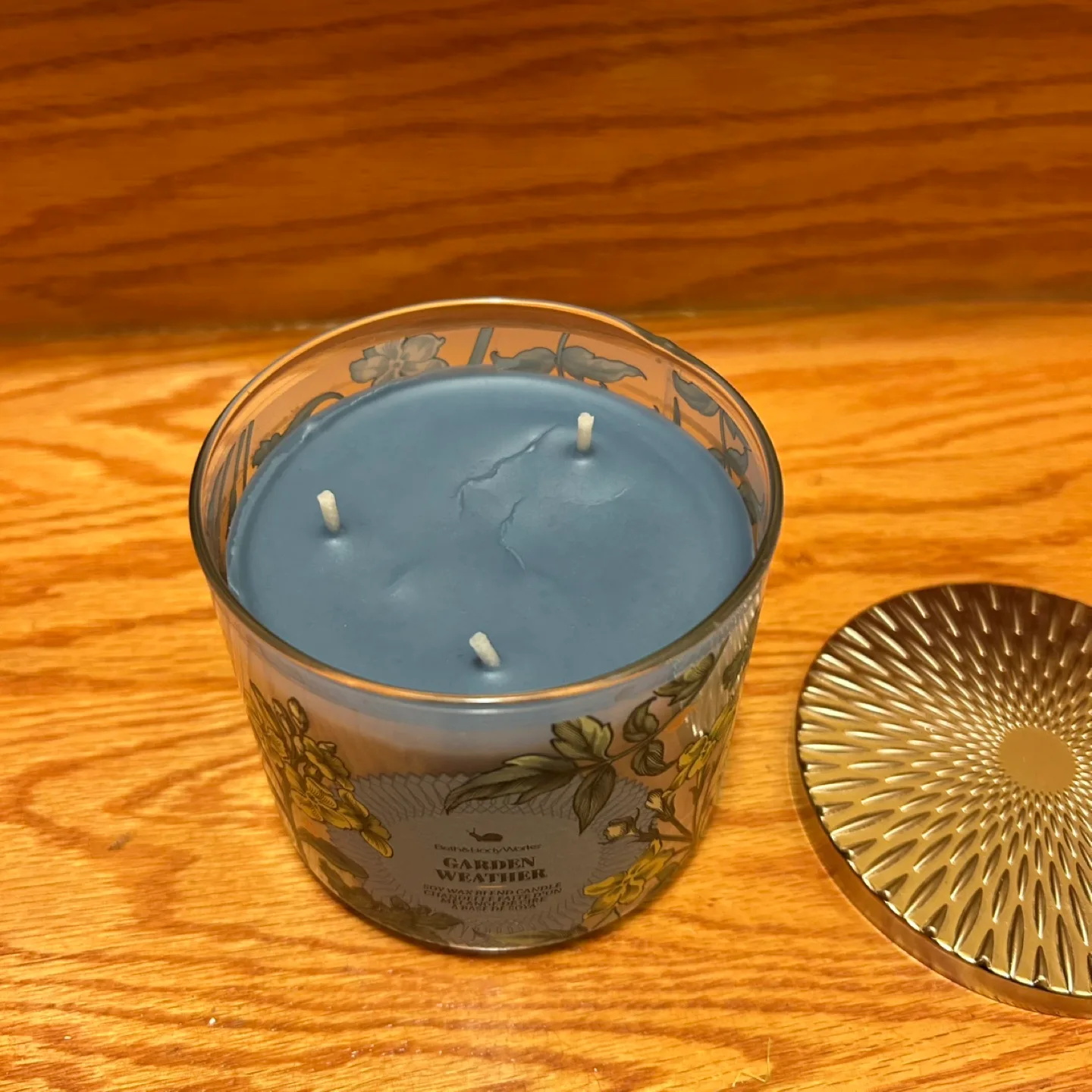 Bath & Body Works Garden Weather Candle image indicator(2)