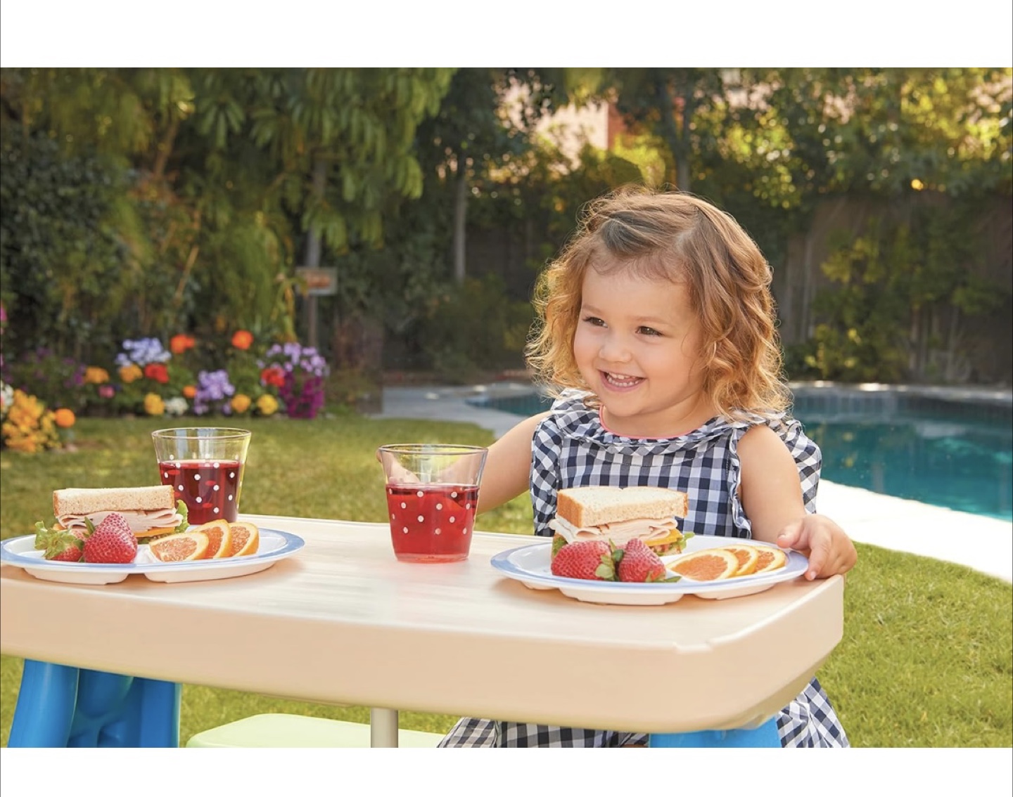 Little Tikes Foldable Picnic Table with Umbrella - photo 3