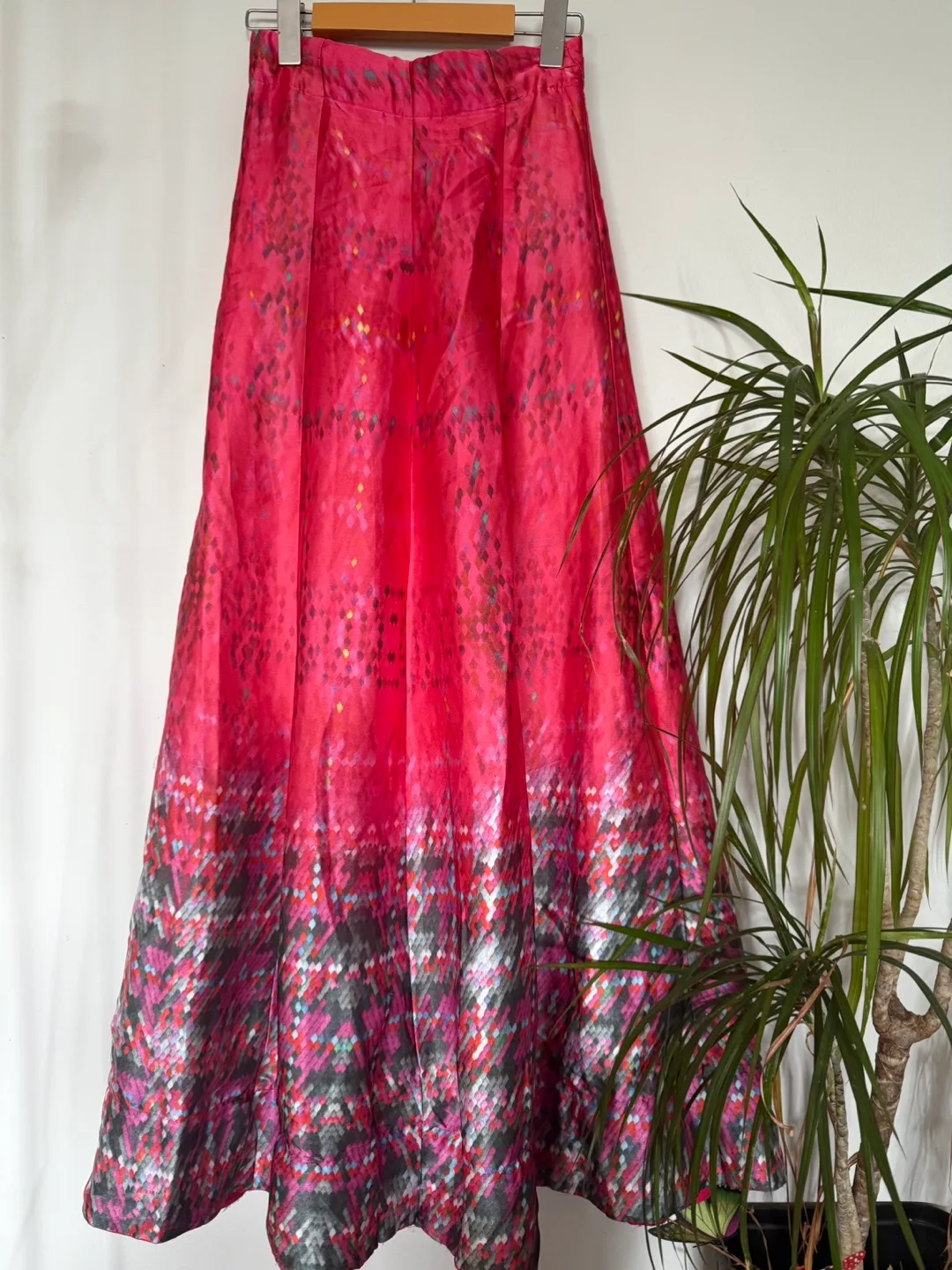 Grey & Pink Indian Lehenga Choli Set thumbnail