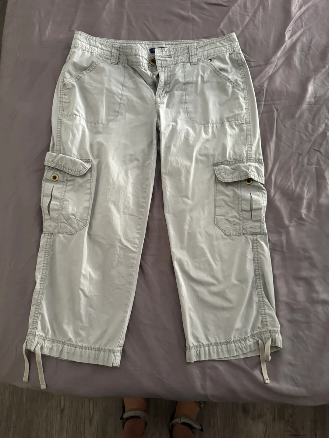 Tommy Hilfiger Cargo shorts - Women Size 6 thumbnail
