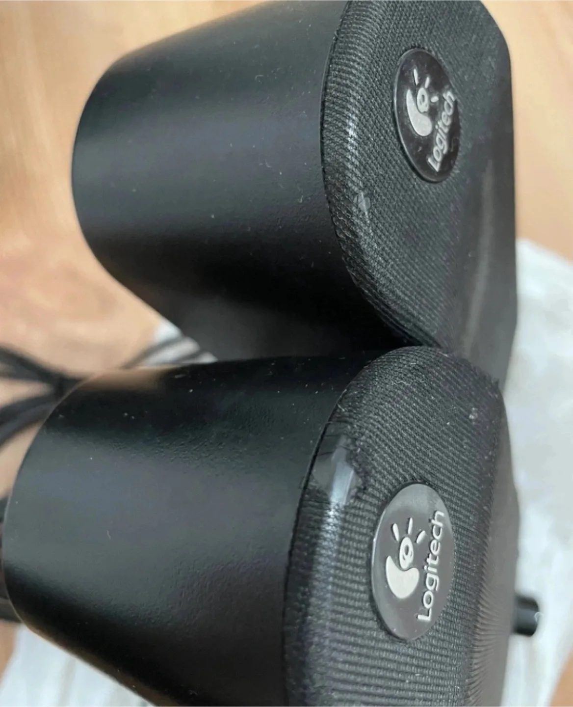 Logitech x-230 speakers, subwoofer image indicator(6)