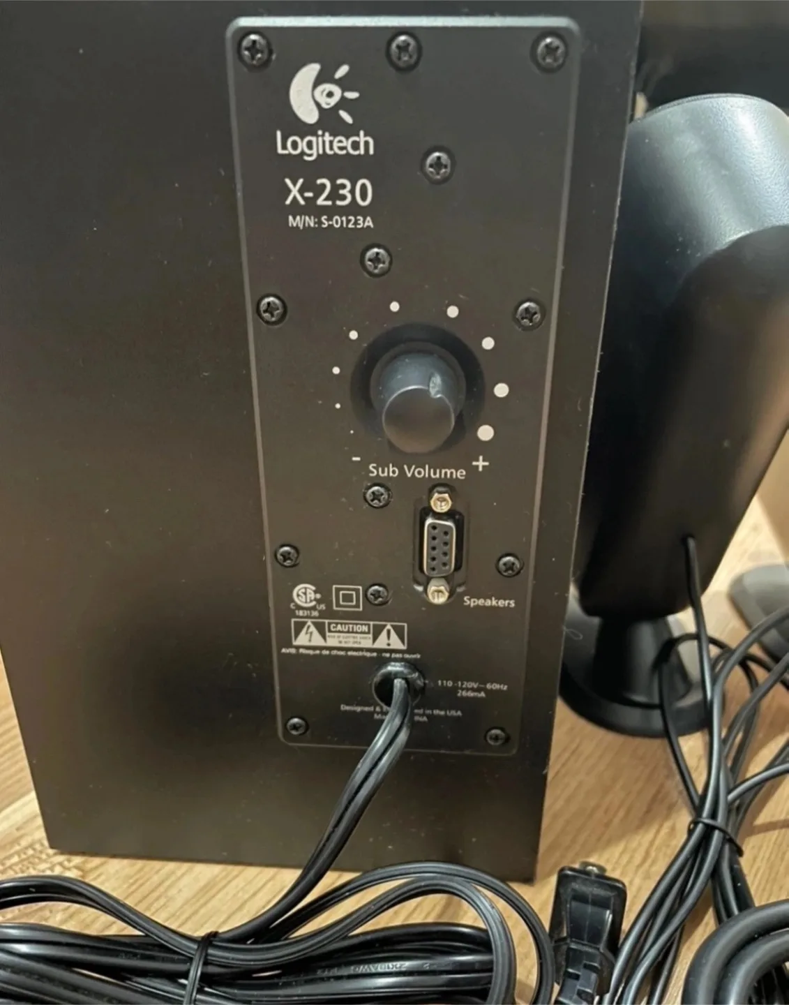 Logitech x-230 speakers, subwoofer image indicator(5)