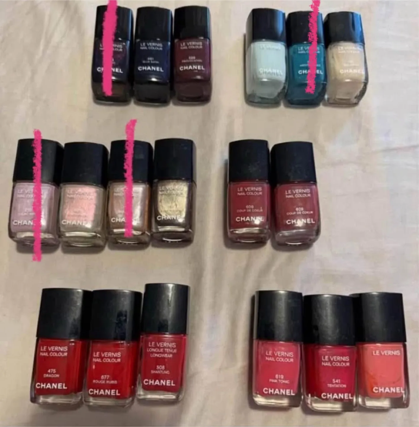 Chanel Le Vernis Nail Polish thumbnail