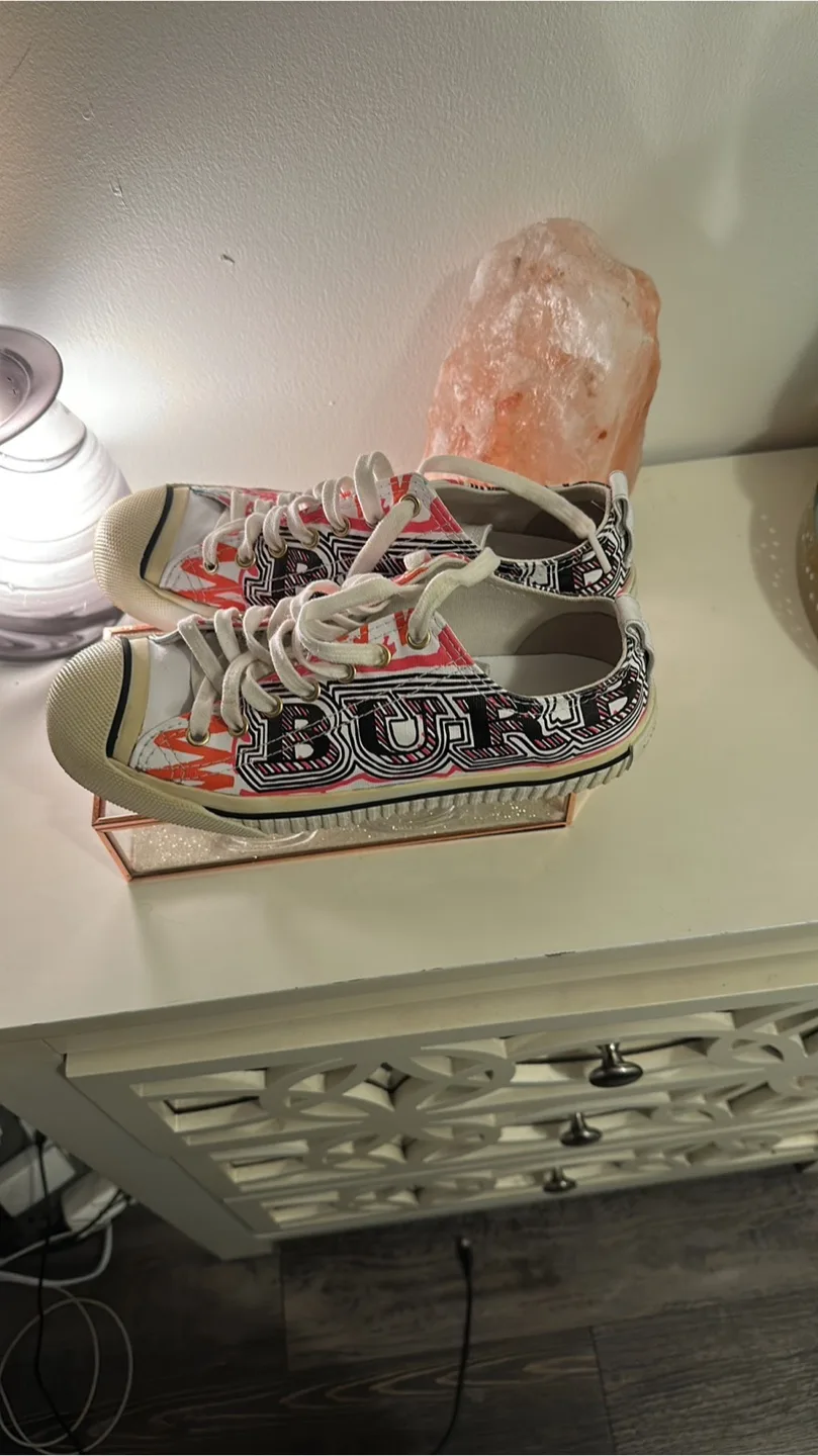Burberry Sneakers Size 37 image indicator(7)