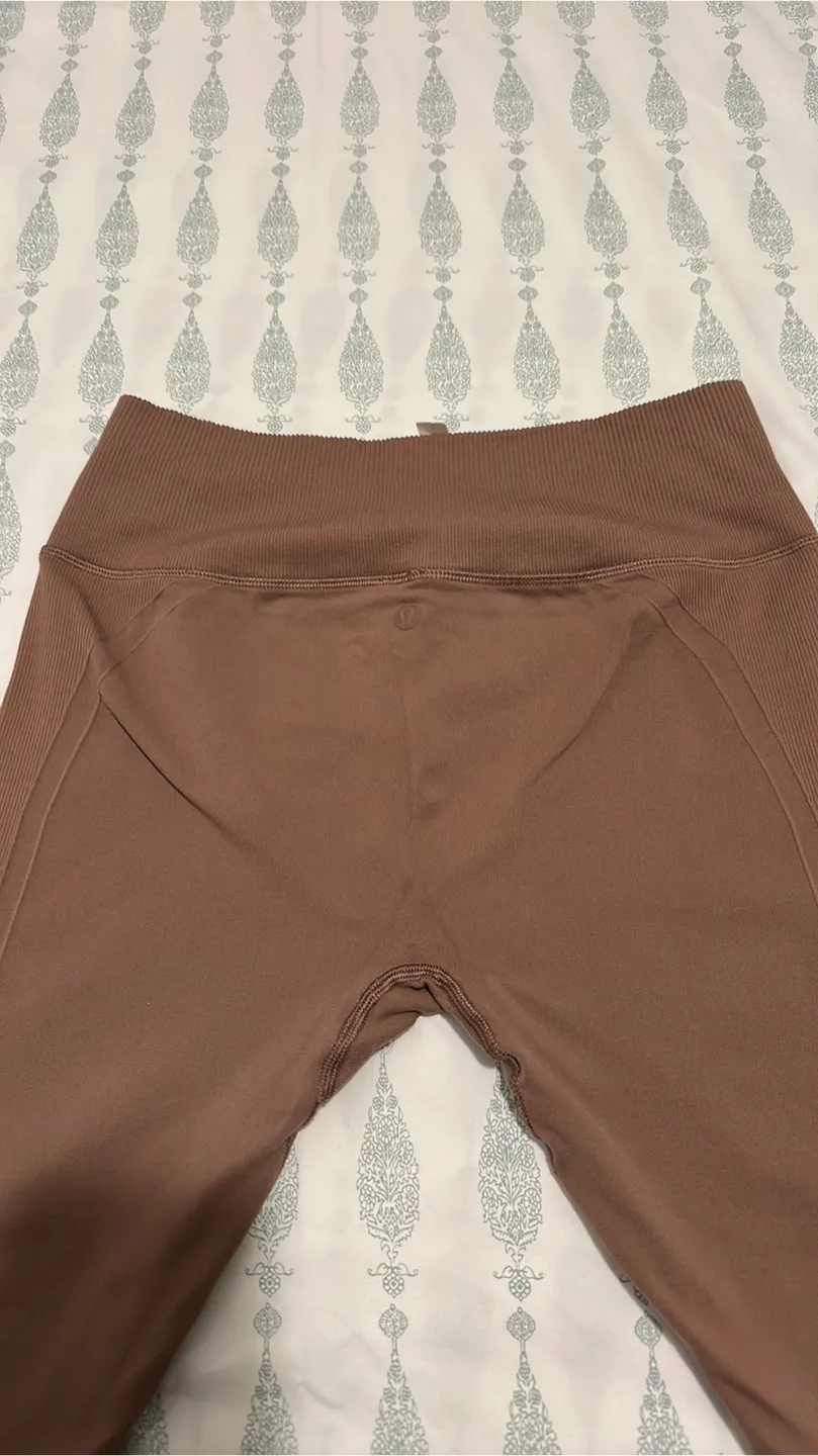 Lululemon Align Leggings Size 8 image indicator(2)