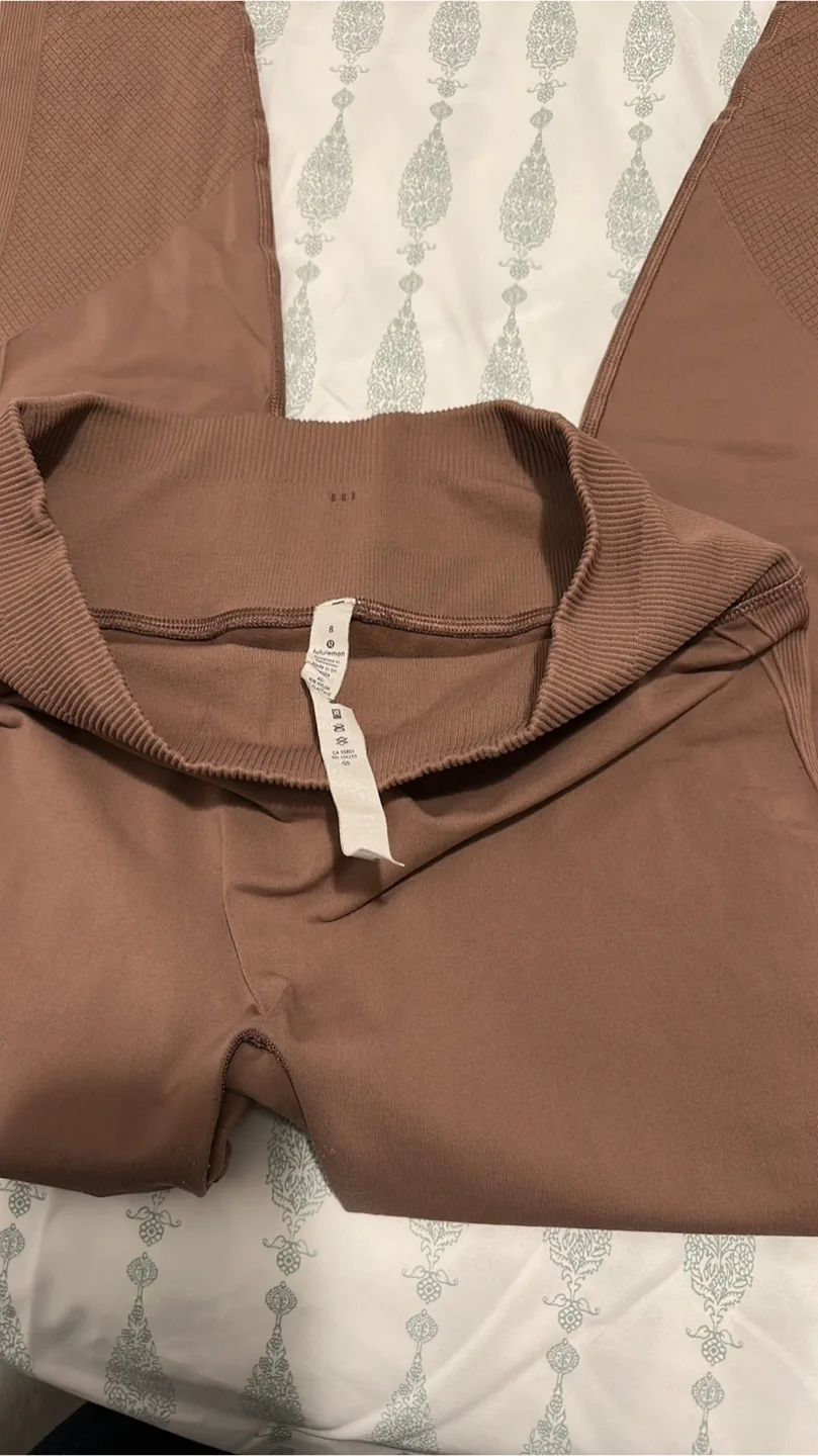 Lululemon Align Leggings Size 8 image indicator(5)