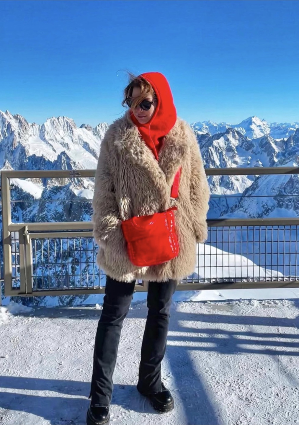 H&M beige faux fur coat M