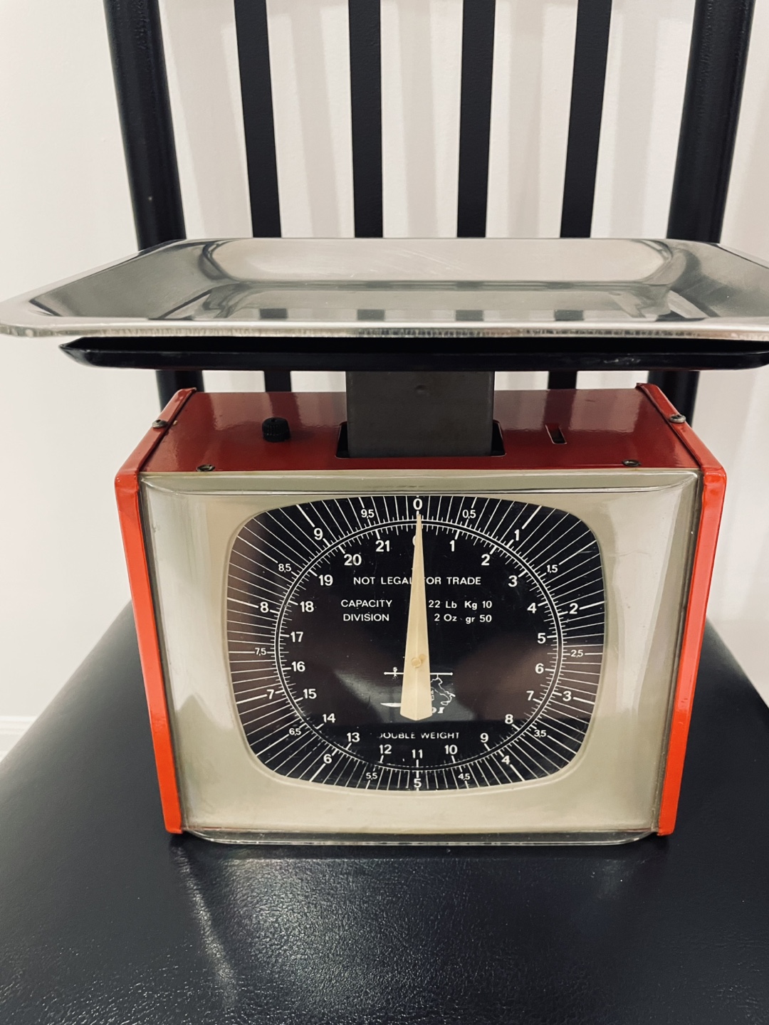 Vintage Red Kitchen Scale - 22lb Capacity