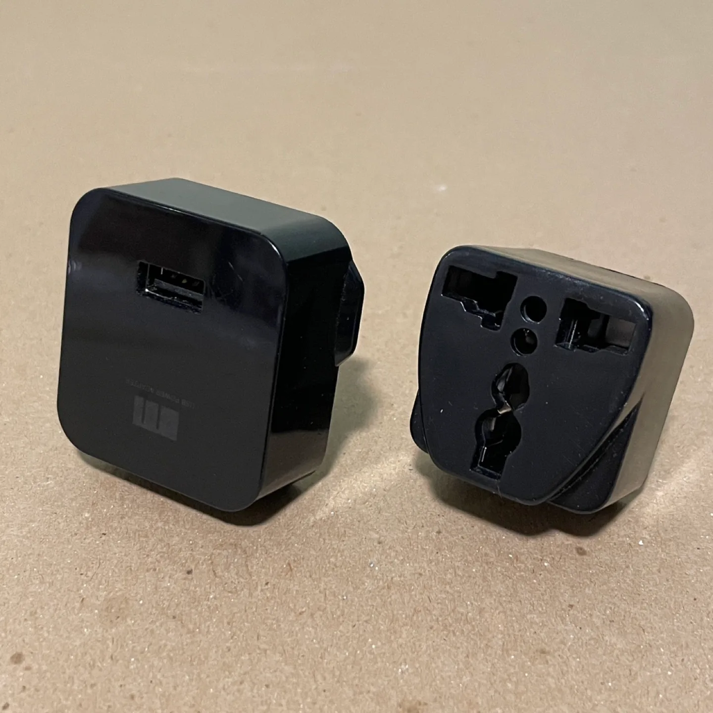 UK, England (Type G) to Canada Plug Adapter (Type B) thumbnail