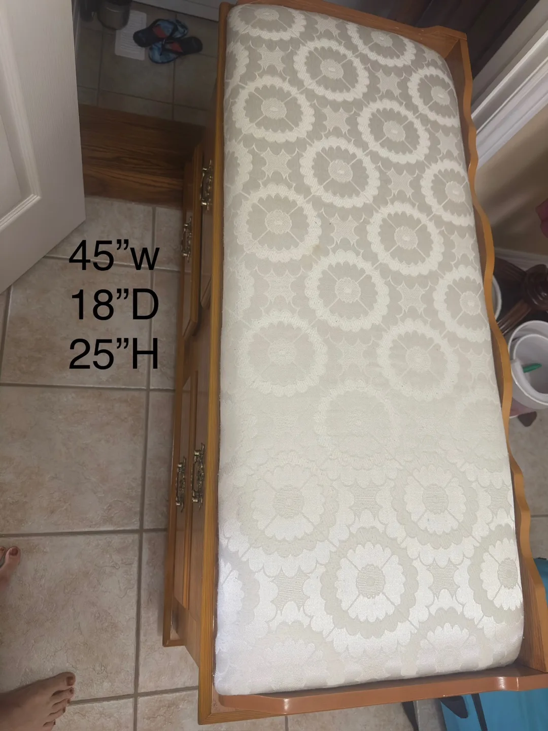 Storage trunk/chest with 2 drawers,accent love seat/sofa image indicator(3)