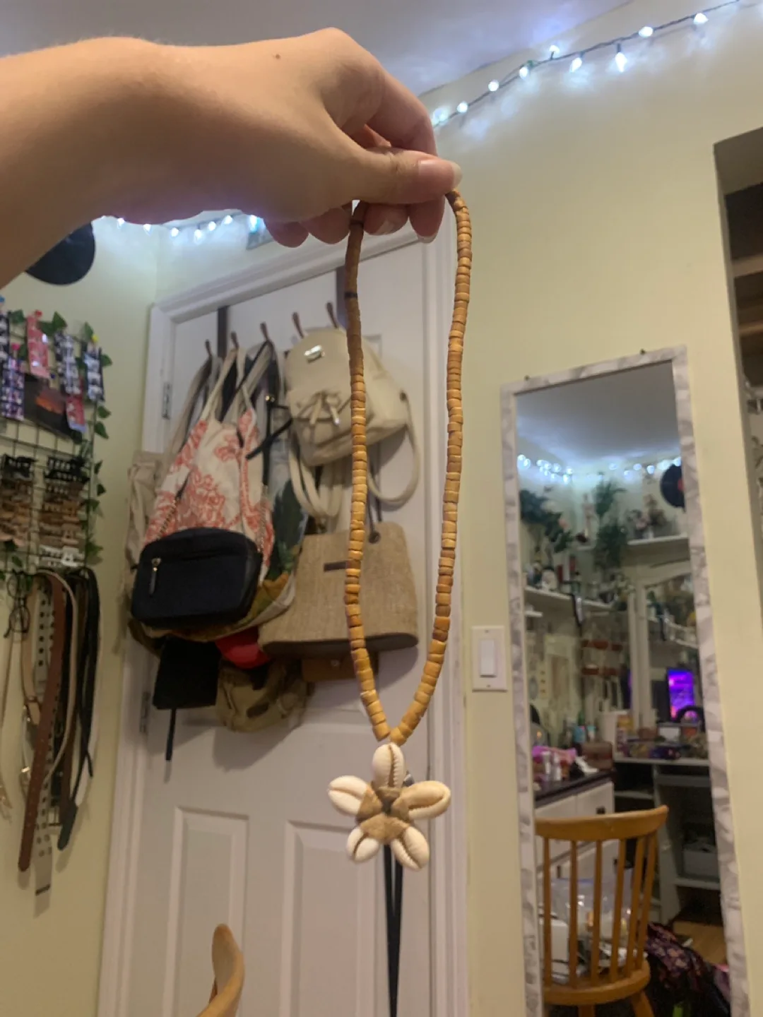 Shell Flower Necklace thumbnail