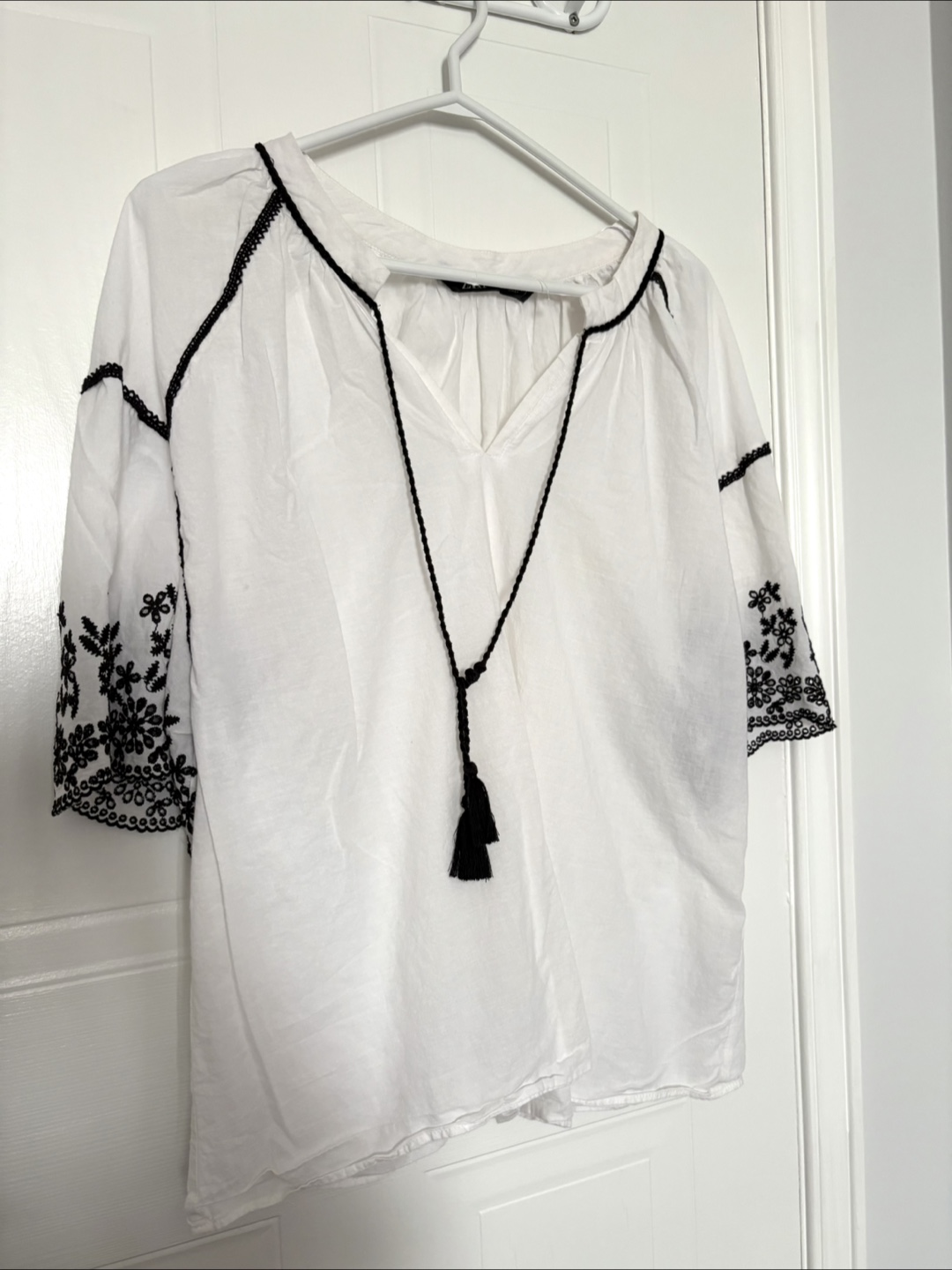 Zara White Embroidered Blouse Size S