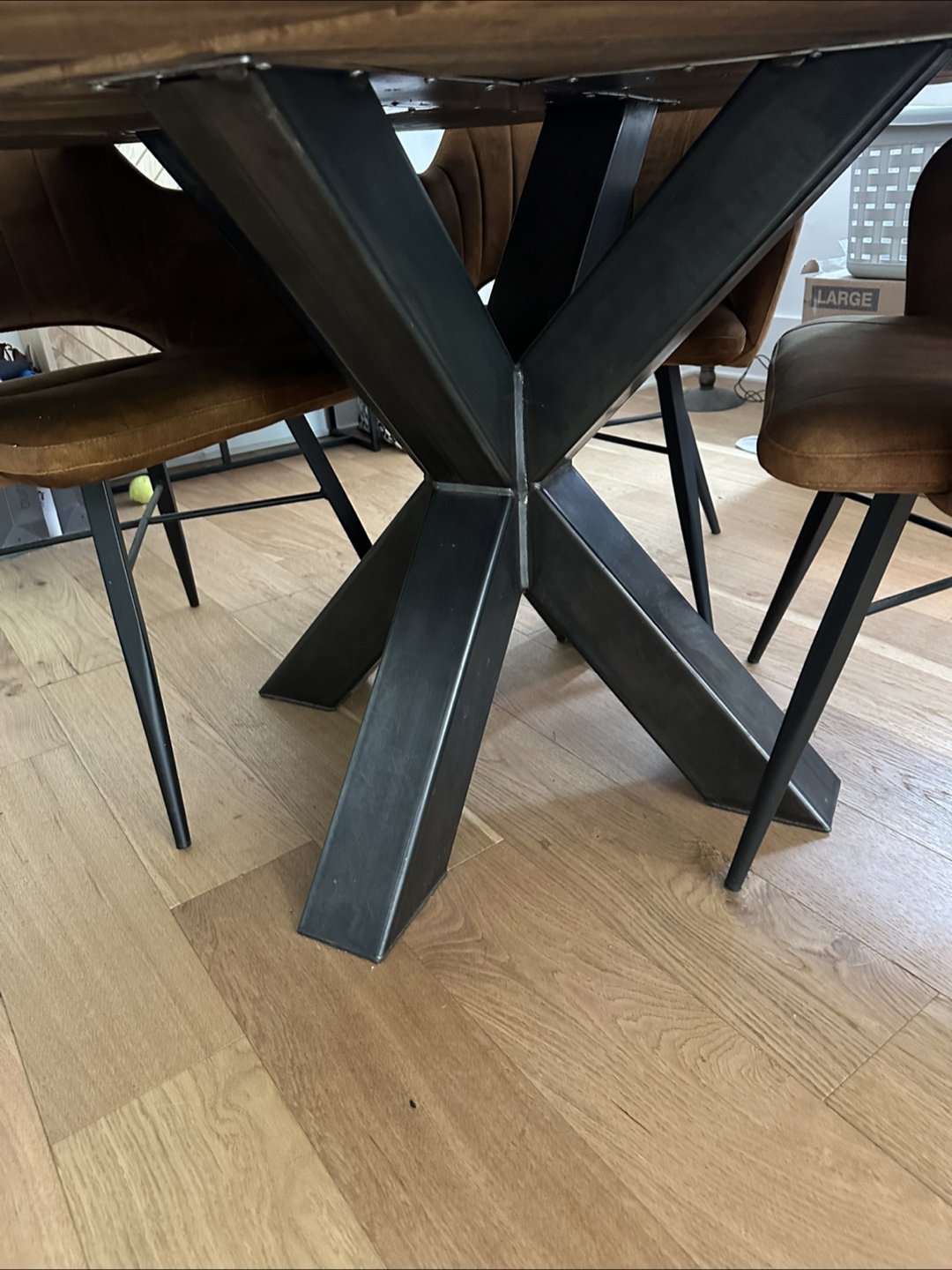 Round Wooden Dining Table - photo 4