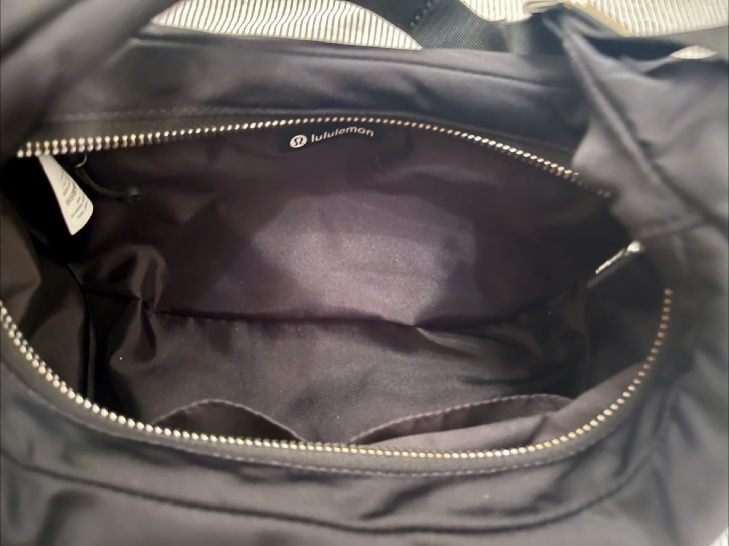 Lululemon City Essentials Bag - photo 2