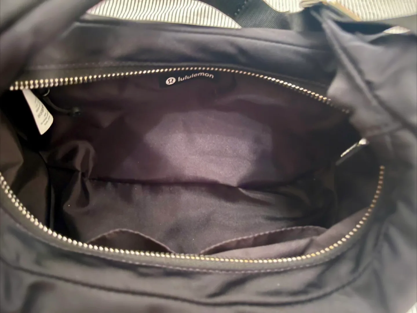 Lululemon City Essentials Bag image indicator(2)