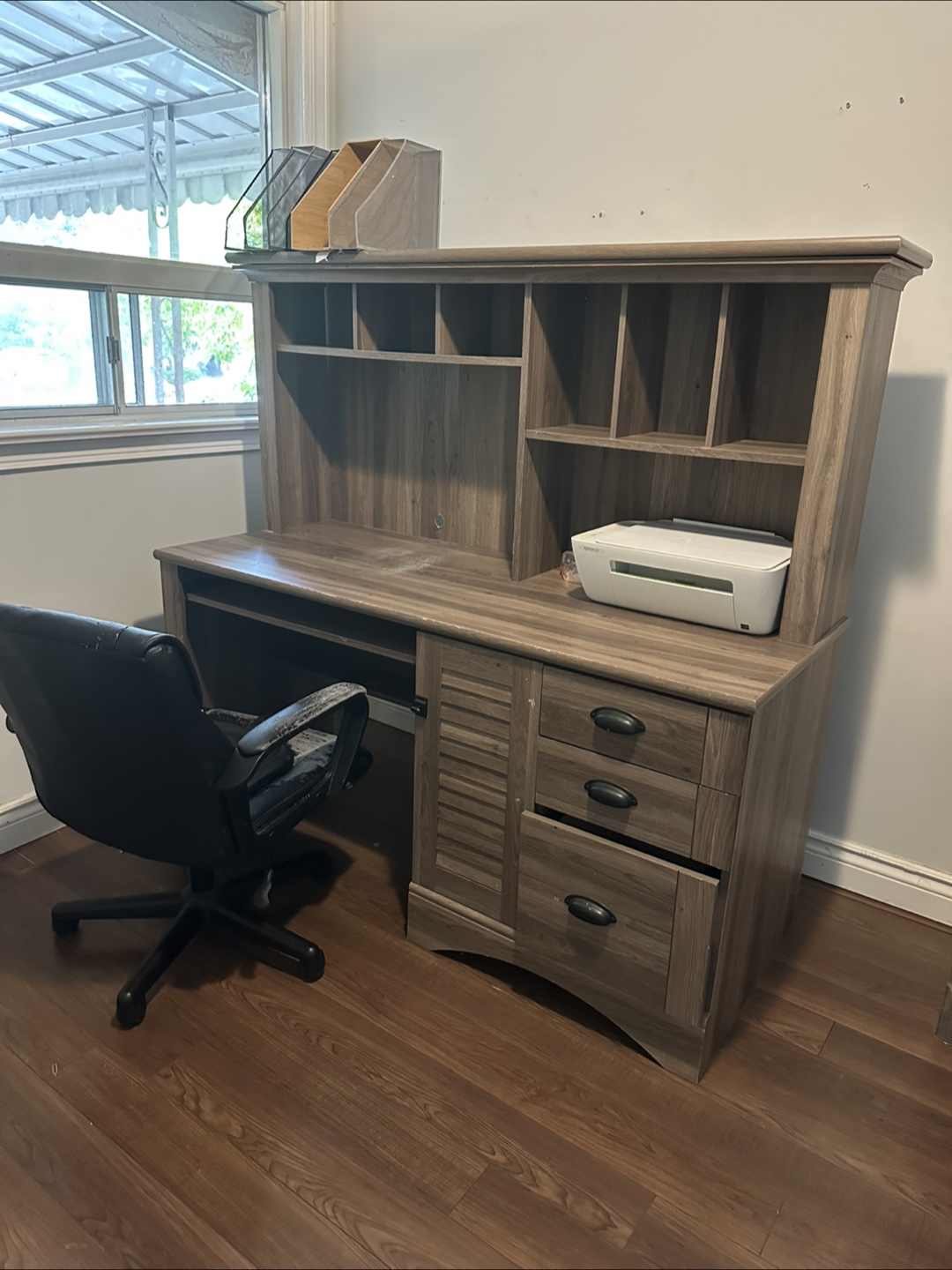 Wooden Desk with Hutch