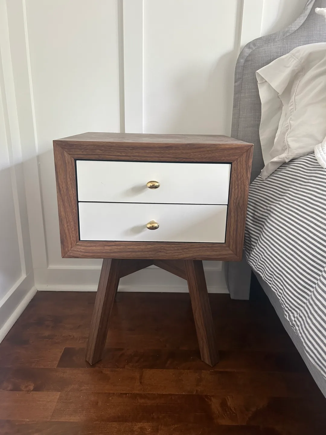 Mid-Century Modern Nightstand thumbnail