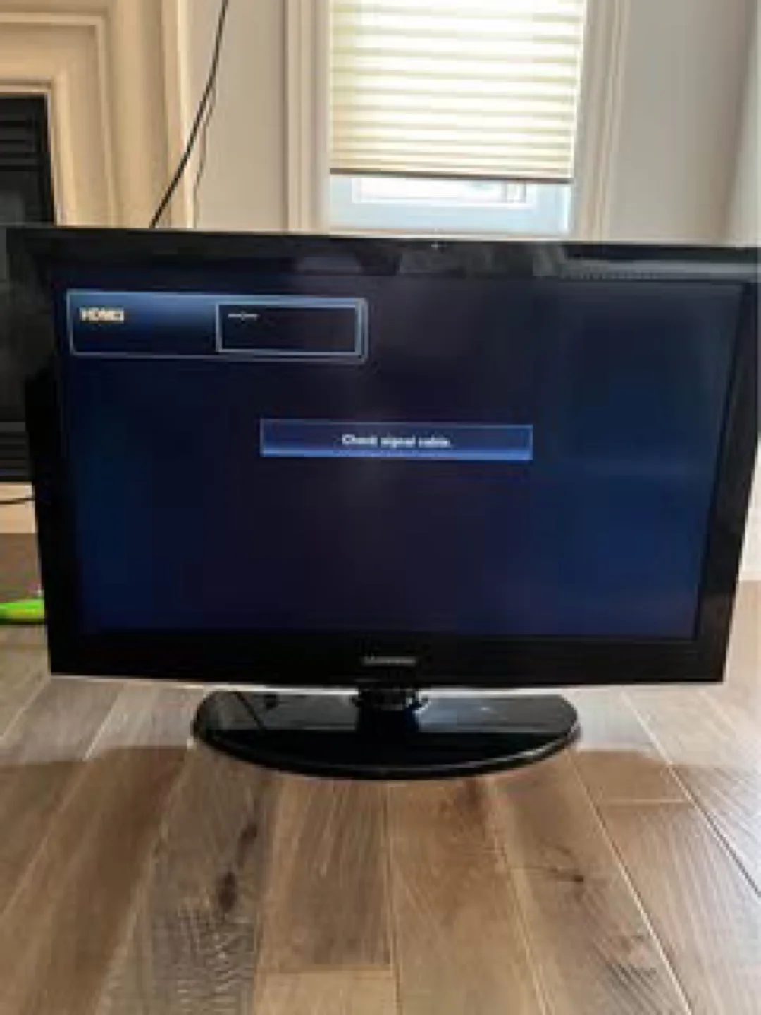 Samsung TV - Great Condition! (no remote!) thumbnail
