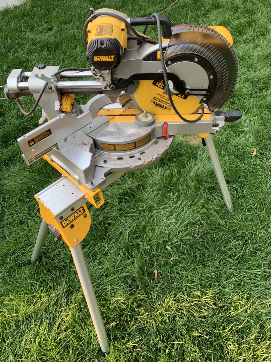 DeWalt 12-Inch Compound Miter Saw - photo 3