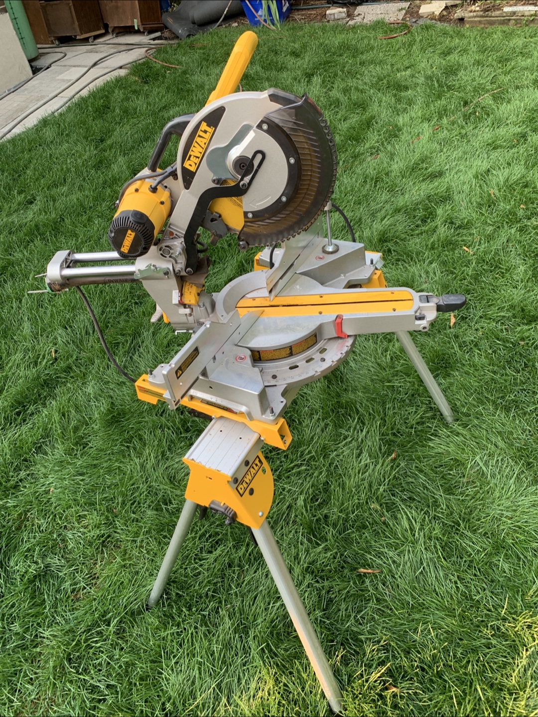 DeWalt 12-Inch Compound Miter Saw - photo 5